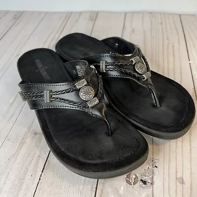 Minnetonka Women Silverthorn Black Leather Flip Flop Sandal 8M • $24.99