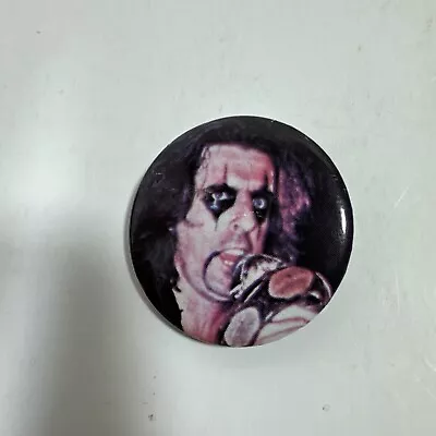 ALICE COOPER 1  BUTTON PIN Vintage 80’s • $8.50