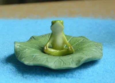 Frog Meditate On Lotus Leaf Statue Garden Sculpture Tabletop Figurine Home Decor • $10.29