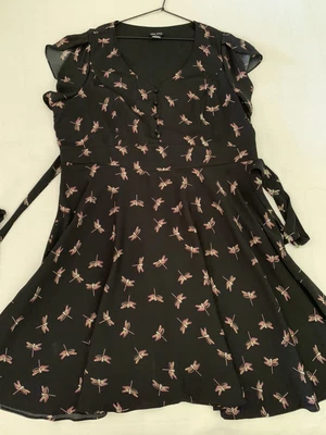 $20 • Buy CITY CHIC - Dragon Fly Print A-line - Dress - Size Large