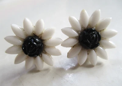 £4.50 • Buy Vintage Jewellery 1950s/60s Black & White Daisy Flower Lucite Clip On Earrings