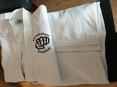 Boys/Girls White Karate Kit Size 150cm • £9.99