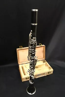 Vito Student Bb Clarinet • $25