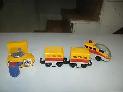 GeoTrax Yellow Grand Central Train Remote Engine & Cars Runs  READ Fisher Price • $8