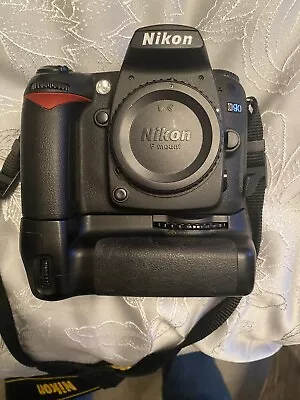 Nikon D D90 12.3MP DSLR Camera - Black Body And Battery Grip + Lowpro Snoot Bag • $154.14