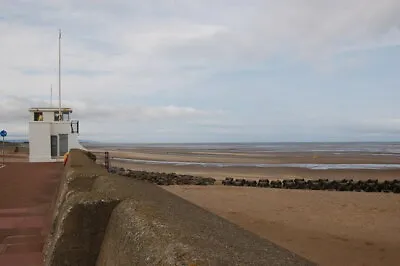 Photo 6x4 Life Guard Station At New Brighton Wallasey View Looks South-we C2008 • £1.80