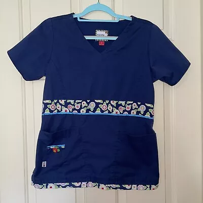 Mary Engelbreit Apple Print Navy Scrub Top Sz S Nurse Aid Dental Therapy • $9