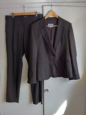 Jigsaw Linen Trouser Suit • £39