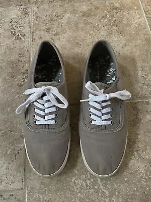 Mossimo Supply Co Grey Low Rise Shoes With Laces Women’s Size 9 • $5.99