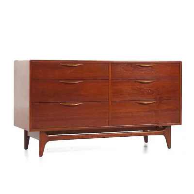 Lane Perception Mid Century Walnut 6 Drawer Dresser • $3247