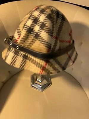 Vintage Burberry Belted Wool Hat - Classic Nova • $24.99