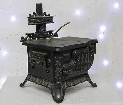 Vintage Still Bank Cast Iron QUEEN Woodstove • Miniature Stove • Dollhouse Size • $25