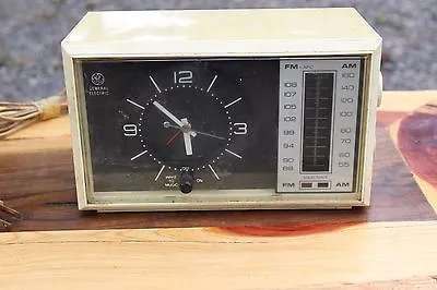 Vintage GE Clock Radio For Repair Or Parts Lot 738 • $19.97