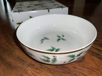 Mikasa Christmas RIBBON HOLLY VEGETABLE BOWL Large Serving CAF03/750 New In Box • $49.50