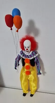 Pennywise IT  1990 1/4 Scale Figure Horror With  Balloon  • £96