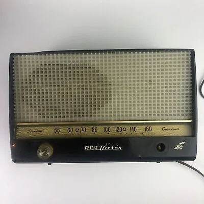 RCA Victor 4-X-641 Bakelite AM 6 Tube Radio 1950s  WORKS • $55