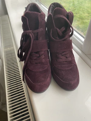 £21 • Buy Ash Wedge Trainers Suede EU38 UK5