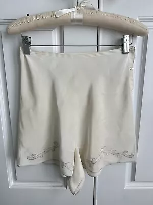 Vintage 1940s French Rayon Silk Tap Shorts Pants Lingerie Ivory Gray Appliques S • $30