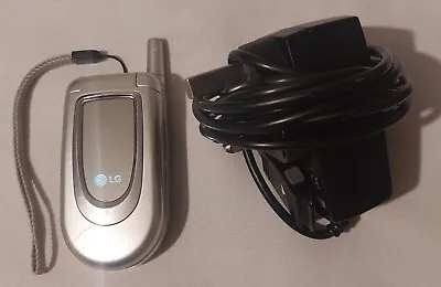 LG C1100 Mobile Flip Phone • £19.99