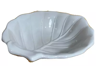 Portugal A Santos White Cabbage Leaf Serving Bowl 9.5  Vintage Ceramic EUC • $12.97