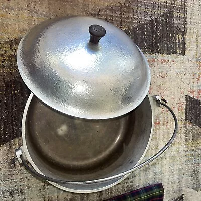 Vintage Club Aluminum Co  Hammercraft  Dutch Oven 4.5 Qt Pot W Lid & Bail Handle • $32.99