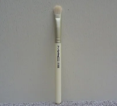 MAC 213SE White Fluff Brush / Eye Shadow Brush Travel Size Brand New! • £9.23