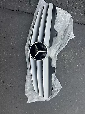 07-10 Mercedes W216 CL550 CL600 CL63 AMG Radiator Grille Grill 2168800083 OEM • $470