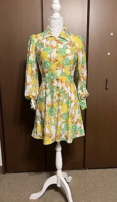 Vintage Novelty Rose Floral Print Collared 70s Mini Dress • $75