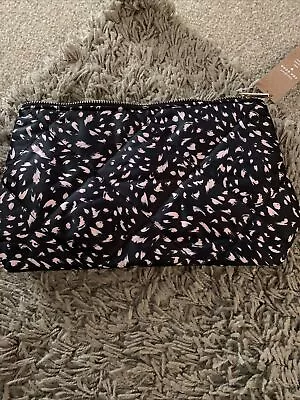 £8 • Buy BNWT Black Paint Stroke Pattern Accessorize Makeup/wash Bag Recycled Polyester