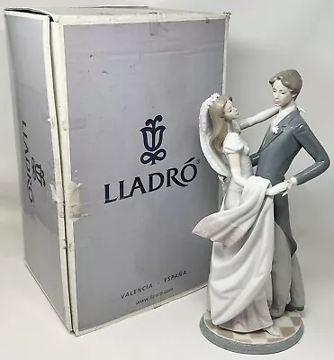 1987 Vintage Lladro 1528 I Love You Truly Porcelain Figurine • $265.99