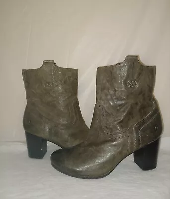 Pair Of Womens Gray Vintage Frye Cowboy Boots (Size 11) • $24