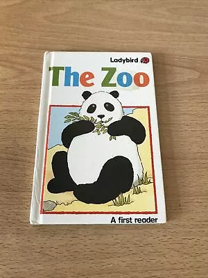 The Zoo Ladybird Book (hardcover) - Very Good Condition • £3.95