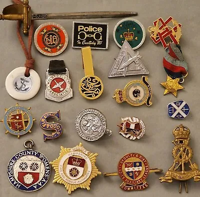 Job Lot Military Items.  Pins And Badges Etc.  Lot 7 • £4.99