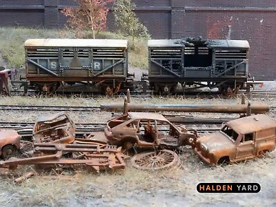 OO Gauge Wagons Abandoned Fire Damaged Cattle Wagons. Ref E7 • £26.99