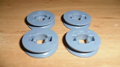 Meccano Junior Four Locking Clip Pulley  A057 Grey Plastic Used • £3