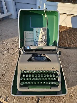 VINTAGE 1953 ROYAL QUIET DE LUXE MANUAL PORTABLE TYPEWRITER W/ CASE As Is  • $99.99