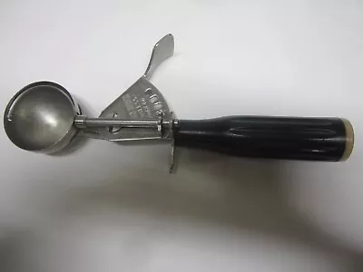 Vintage Hamilton Beach Ice Cream  Scoop Stainless Model 66 • $8.75