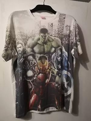 Marvel Comics Avengers T-shirt Size Large Preloved Awesome Tshirt • £9.99