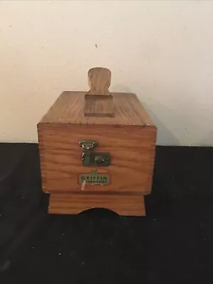 Vintage Griffin Shinemaster Shoe Shine Box Oak Dovetail Pedestal • $25