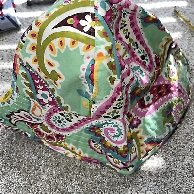 Vera Bradley Hat 10x15 • $14.99