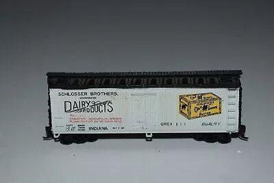 N Scale Con-Cor Schlosser Brothers Dairy 40' Single Door Reefer 111 C40768 • $17.99