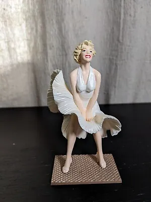  Marilyn Monroe Collector's Series Ornament 1998 Blonde Bombshell Figurine  • $12.99