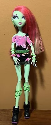 Monster High Venus McFlytrap Music Festival. Mattel. 2013 • $17.99