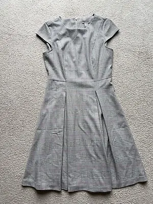 H&M Trend Women's Fit & Flare Swing Dress Size 4 Light Gray Plaid Cap Sleeve • $59.99