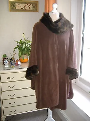 £15 • Buy Dents England Chocolate Faux Fur Edged Cape One Size