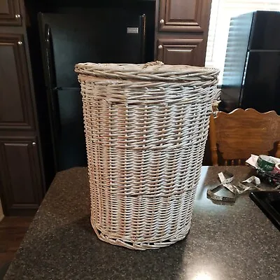 Vintage White Painted Wicker 19  Laundry Hamper With  Wicker Lid 16  • $31.50