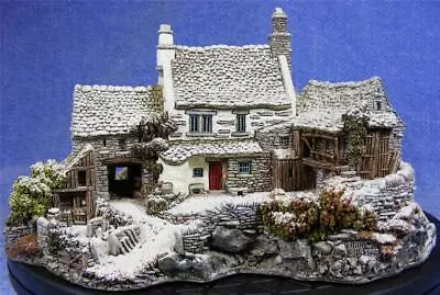 Lilliput Lane - Winter At High Ghyll 072 Special Edition                (LL803) • £99.99