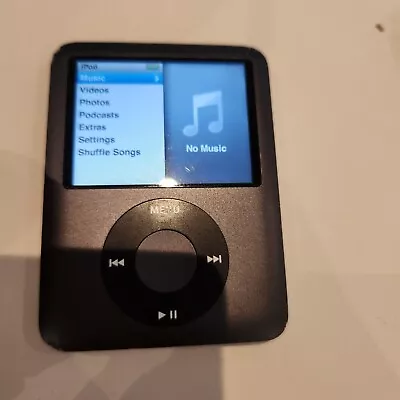 Apple IPod Nano 3rd Generation Gen 8GB A1236 With A Cygnett Retractable Cable • $59