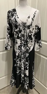 Marc Bouwer Unlimited Flare Sleeve Black/White/Gray SZ 2X Sexy Flowers NWT Flirt • $28.99