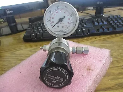 Air Products Model: E11-W-C441B CGA Regulator With Gauge  • $49.99